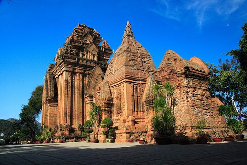 du-lich-nha-trang-thap-ba-ponagar